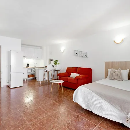 Luna تاكورونتي